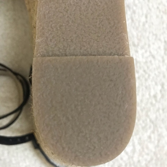 Shoes - Picture 14 of 15